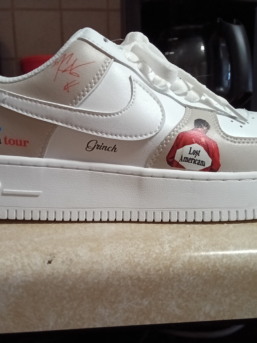 Nike Mens White Low-Top Sneakers with Red Graphic